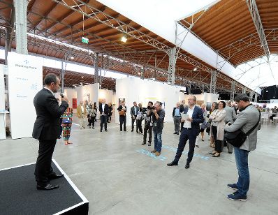 Am 21. September 2016 besuchte Kunst-und Kulturminister Thomas Drozda die viennacontemporary, Österreichs internationale Kunstmesse in der Marxhalle Wien. Im Bild bei der Eröffnung. 