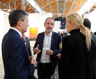 Am 21. September 2016 besuchte Kunst-und Kulturminister Thomas Drozda die viennacontemporary, Österreichs internationale Kunstmesse in der Marxhalle Wien.