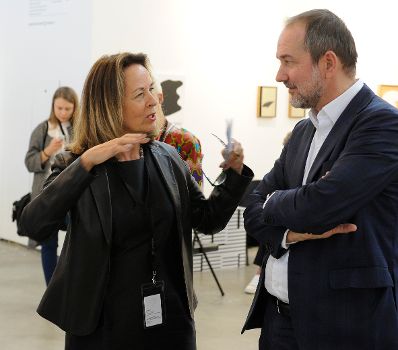 Am 21. September 2016 besuchte Kunst-und Kulturminister Thomas Drozda die viennacontemporary, Österreichs internationale Kunstmesse in der Marxhalle Wien.