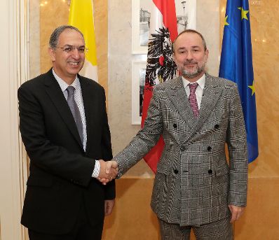 Am 24. November 2016 empfing Kanzleramtsminister Thomas Drozda (r.) den Bildungsminister der Republik Zypern, Costas Kadis (l.) zu einem Arbeitsgespräch.