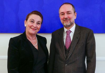 Am 28. November 2016 empfing Kanzleramtsminister Thomas Drozda (r.) die kroatische Botschafterin Vesna Cvjetković (l.) zu einem Arbeitsgespräch.