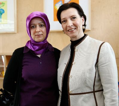 Am 19. März 2010 startete die Bundesministerin für Frauenangelegenheiten und Öffentlichen Dienst, Gabriele Heinisch-Hosek im Rahmen eines Bundesländertags in Salzburg, die Dialogtour für ein besseres Zusammenleben zwischen ÖsterreicherInnen und MigrantInnen.