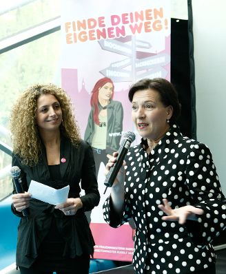 Bundesministerin Heinisch-Hosek bei der Veranstaltung "Finde deinen eigenen Weg - 1. Girl Event in Graz".