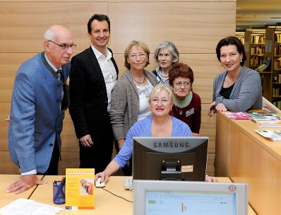 Am 7. November 2011 Bundesministerin Gabriele Heinisch-Hosek- Besuch SeniorInnentreffpunkt Hauptbibliothek.