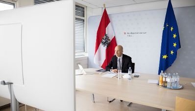 Am 16. April 2021 nahm Bundesminister Martin Kocher (im Bild) an einer Videokonferenz mit EU-Sozialkommissar Nicolas Schmit teil.