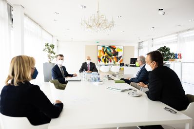 Am 31. Mai 2021 empfing Bundesminister Martin Kocher (im Bild) Mitglieder der Essl Foundation zu einem Gespräch.