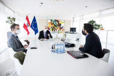 Am 9. Juni 2021 empfing Bundesminister Martin Kocher (m.) den Geschäftsführer des österreichischen Betriebssportverbandes ÖBSV Florian Ram (r.) zu einem Gespräch.