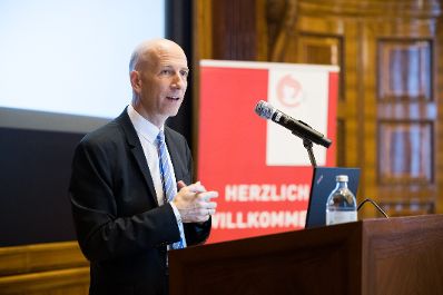 Am 24. Juni 2021 nahm Bundesminister Martin Kocher (im Bild) an der Vorstandsklausur des Verbands Österreichischer Zeitungen teil.