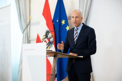 Am 1. September 2021 fand eine Pressekonferenz zur aktuellen Lage am Arbeitsmarkt statt. Im Bild Bundesminister Martin Kocher.