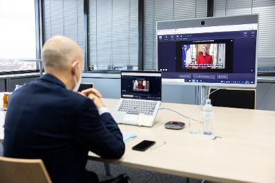 Am 20. Jänner 2022 nahm Bundesminister Martin Kocher an einer Videokonferenz teil.