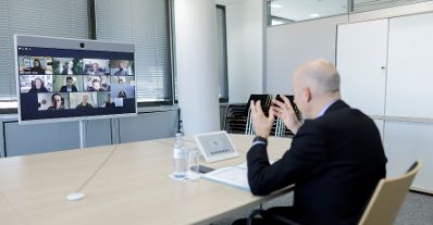 Am 2. März 2022 lud Bundesminister Martin Kocher Start-up-Unternehmen zu einer Videokonferenz zum Thema „Rot-Weiß-Rot-Card“ ein.