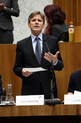 Donnerstag, den 17. September 2009 fand eine Parlamentarische Enquete zu dem Thema "Öffentlich-rechtlicher Rundfunk - Medienvielfalt in Österreich" statt. Im Bild Staatssekretär Josef Ostermayer bei seiner Parlamentsrede.
