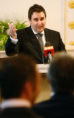 Am 29. Juli 2010 bestellte der Bundeskanzler den Wirtschaftstreibenden Marco Cirillo (im Bild) zum Mitglied der bei der Bundesanstalt "Statistik Österreich" eingerichteten Wirtschaftskurie. Damit hat er das Recht, die Bezeichnung "Kommerzialrat für die Statistik" zu führen.