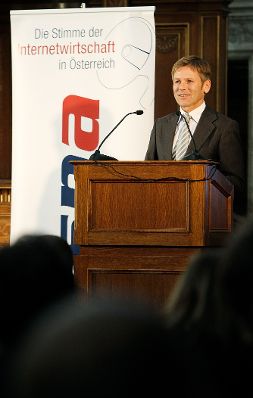 Am 21. September 2010 wurde in der Universität Wien der Internet Summit Austria 2010 durch Staatssekretär Josef Ostermayer eröffnet.