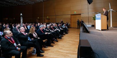 Am 4. Februar eröffnete Staatssekretär Josef Ostermayer (r.) die European Wind Energy Association 2013 im Messezentrum Wien.