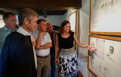 Am 19. Juni 2014 besuchte Kunst -und Kulturminister Josef Ostermayer (im Bild) die Feier zum 50 Jährigen bestehen des Künstlerdorfes.