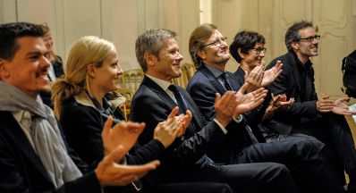 Am 12. September 2014 besuchte Kunst- und Kulturminister Josef Ostermayer (m.) die Wiener Sängerknaben.