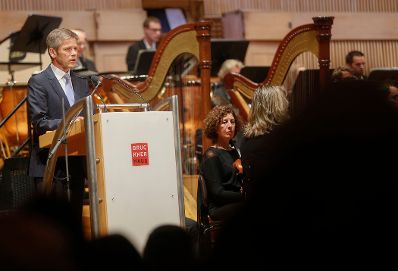 Am 14. September 2014 besuchte Kunst- und Kulturminister Josef Ostermayer die Eröffnung der Bruckner Festspiele in Linz.