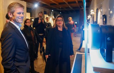 Am 1. Oktober 2014 besuchte Kunst- und Kulturminister Josef Ostermayer (l.) die Vienna Design Week. Im Bild mit Lilli Hollein (r.).