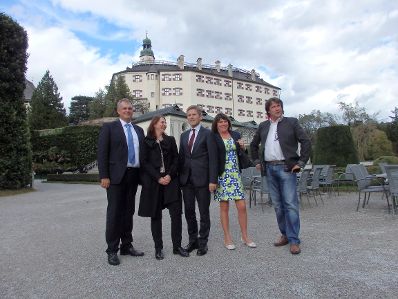 Am 17. Oktober 2014 besuchte Kunst- und Kulturminister Josef Ostermayer die Ortschaft Amras im Zuge seiner Bundesländertour durch Tirol.
