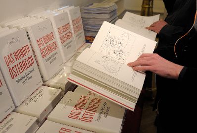 Am 5. Dezember 2014 sprach Kunst- und Kulturminister Josef Ostermayer Grußworte bei der Buchpräsentation "Ironimus. Das Wunder Österreich – Geschichten & Karikaturen aus 60 Jahren“ von Gustav Peichl.
