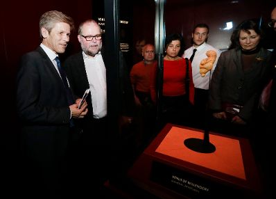 Am 29. September 2015 eröffnete Kunst- und Kulturminister Josef Ostermayer die neuen prähistorischen Schausäle im Naturhistorischen Museum.