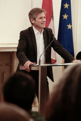 Am 2. Oktober 2015 verlieh Kunst- und Kulturminister Josef Ostermayer (im Bild) die "outstanding artist awards 2015".