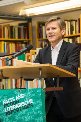 Am 11. Oktober 2015 verlieh Kunst- und Kulturminister Josef Ostermayer den Erich Fried Preis an die Autorin Dorothee Elmiger (im Bild).