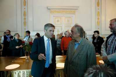 Am 26. Oktober 2015 empfing Kanzleramtsminister Josef Ostermayer im Rahmen des Nationalfeiertages Besucherinnen und Besucher im Bundeskanzleramt.