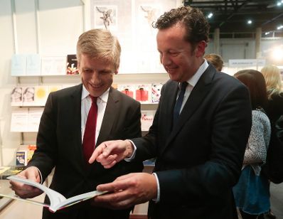 Am 11. November 2015 eröffnete Kunst- und Kulturminister Josef Ostermayer die internationale Buchmesse „Buch Wien 15“.