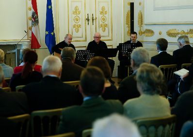 Am 10. Februar 2016 fand im Bundeskanzleramt die Überreichung von Ehrenzeichen durch Kunst- und Kulturminister Josef Ostermayer statt.