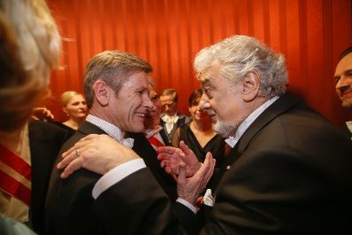 Am 4. Februar 2016 besuchte Kanzleramtsminister Josef Ostermayer (l.) den Wiener Opernball. Im Bild mit Kammersänger Plácido Domingo (r.).