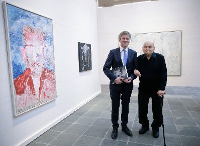 Am 8. März 2016 eröffnete Kunst- und Kulturminister Josef Ostermayer (l.) die Ausstellung des Künstlers Oswald Oberhuber (r.) im 21er Haus.