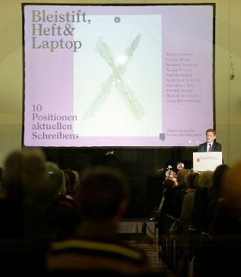 Am 15. April 2016 hielt Kunst- und Kulturminister Josef Ostermayer die Eröffnungsansprache bei der Sonderausstellung "Bleistift, Heft und Laptop - 10 Positionen literarischen Schreibens" in der Österreichischen Nationalbibliothek.