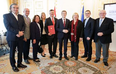 Am 22. April 2016 bestellte der Bundeskanzler Vertreterinnen und Vertreter der Wirtschaft zu Mitgliedern der bei der Bundesanstalt "Statistik Österreich" eingerichteten Wirtschaftskurie.