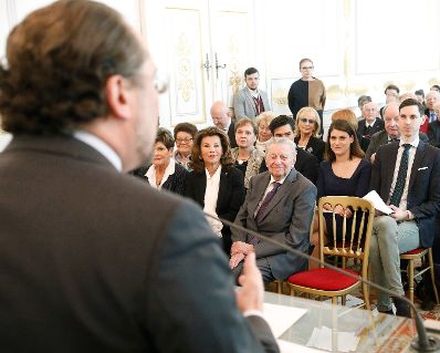 Am 18. Dezember 2019 überreichte Bundesminister Alexander Schallenberg das Große Goldene Ehrenzeichen für Verdienste um die Republik Österreich an Hugo Portisch.