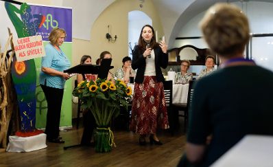 Am 9. Juli 2019 nahm Bundesministerin Ines Stilling (m.) an der Eröffnung der Sommerstudientagung der Katholischen Frauenbewegung Österreich teil.