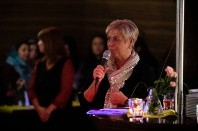 Am 17. Oktober 2019 war Bundesministerin Ines Stilling in der Frauenberatungsstelle Mostviertel in Amstetten zu Gast, wo das 30-jährige Bestehen der Einrichtung gefeiert wurde. Im Bild Ursula Puchebner, Bürgermeisterin von Amstetten.