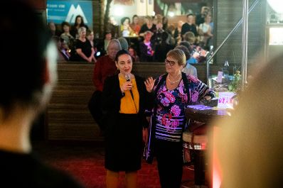 Am 17. Oktober 2019 war Bundesministerin Ines Stilling (m.r.) in der Frauenberatungsstelle Mostviertel in Amstetten zu Gast, wo das 30-jährige Bestehen der Einrichtung gefeiert wurde.