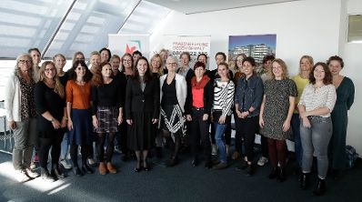 Am 24. Oktober 2019 eröffnete Bundesministerin Ines Stilling die Jahrestagung der Autonomen Österreichischen Frauenhäuser.