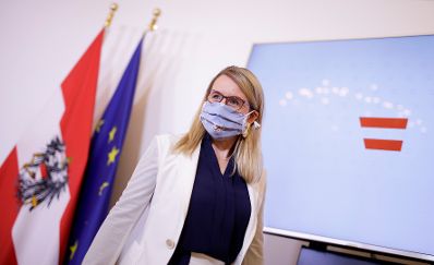 Am 2. Juni 2020 fand ein Pressestatement zu den Maßnahmen gegen die Krise im Bundeskanzleramt statt. Im Bild Wirtschaftsministerin Margarete Schramböck.