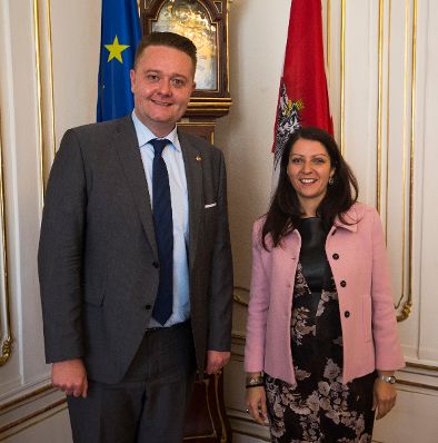 Am 5. Oktober 2016 empfing Staatssekretärin Muna Duzdar (r.) den Präsidenten des Bundesrates Mario Lindner (l.).
