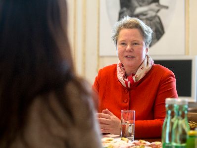 Am 12. Dezember 2016 empfing Staatssekretärin Muna Duzdar die Botschafterin Liechtensteins Maria-Pia Kothbauer (im Bild) zu einem Arbeitsgespräch.