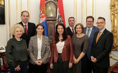 Am 14. Dezember 2016 empfing Staatssekretärin Muna Duzdar die serbische Ministerin für Verwaltung Ana Brnabić zu einem Arbeitsgespräch.