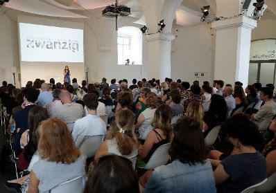 Am 27. Juni 2017 sprach Staatssekretärin Muna Duzdar (im Bild) Grußworte beim Festakt "20 Jahre Integrationsarbeit in Wien".
