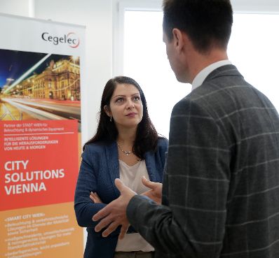Am 22. September 2017 besuchte Staatssekretärin Muna Duzdar (im Bild) den Betrieb "VINCI Energies Austria".