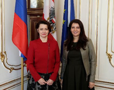 Am 20. November 2017 empfing Staatssekretärin Muna Duzdar (r.) die designierte Botschafterin der Republik Slowenien Ksenija Skrilec (l.) zu einem Arbeitsgespräch.