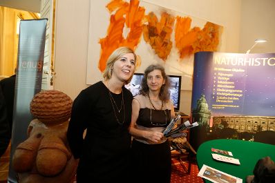 Am 26. Oktober 2014 empfing Staatssekretärin Sonja Steßl im Rahmen des Nationalfeiertages Besucherinnen und Besucher im Bundeskanzleramt.