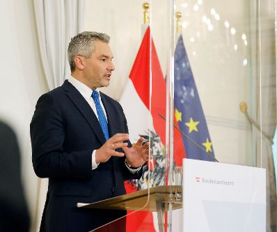 Am 7. Dezember 2021 gab Bundeskanzler Karl Nehammer (im Bild) eine Pressekonferenz im Bundeskanzleramt.