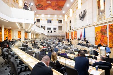 Am 8. März 2021 stellte Bundeskanzler Karl Nehammer (im Bild) im Nationalrat das Arbeitsprogramm der Bundesregierung vor.